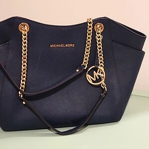 Micheal Kors Purse